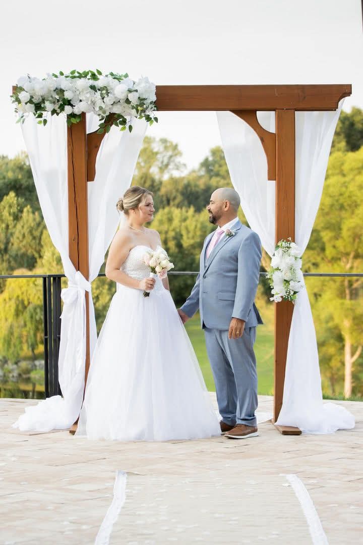 Wedding ceremony arch at The Manor at Silo Falls