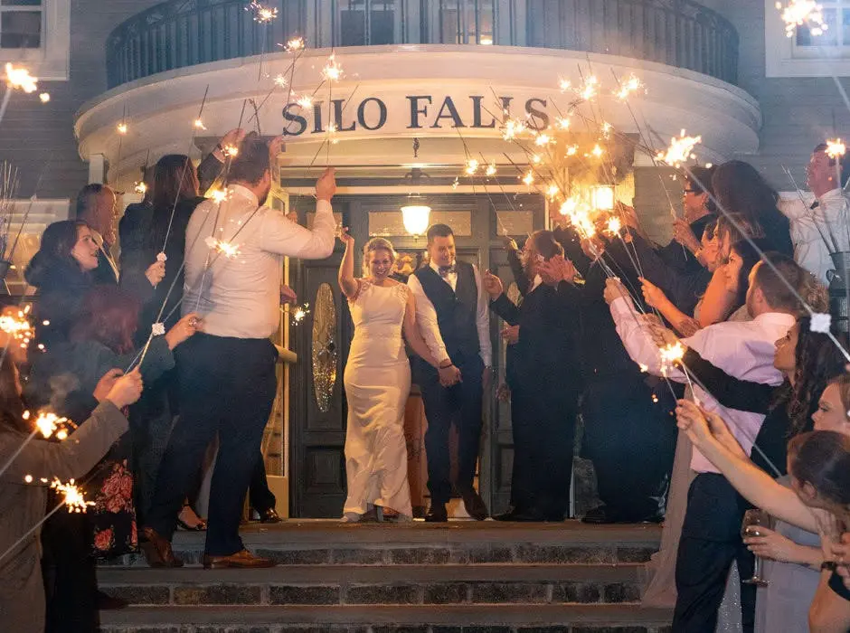 Just married couple at The Manor at Silo Falls